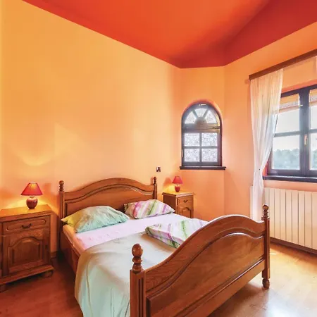 Appartement Three-bedroom In *